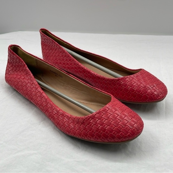 NWOB. Lulus GoMax 8.5 Sienna 22X Red Basketweave Ballet Flats. - Picture 6 of 15